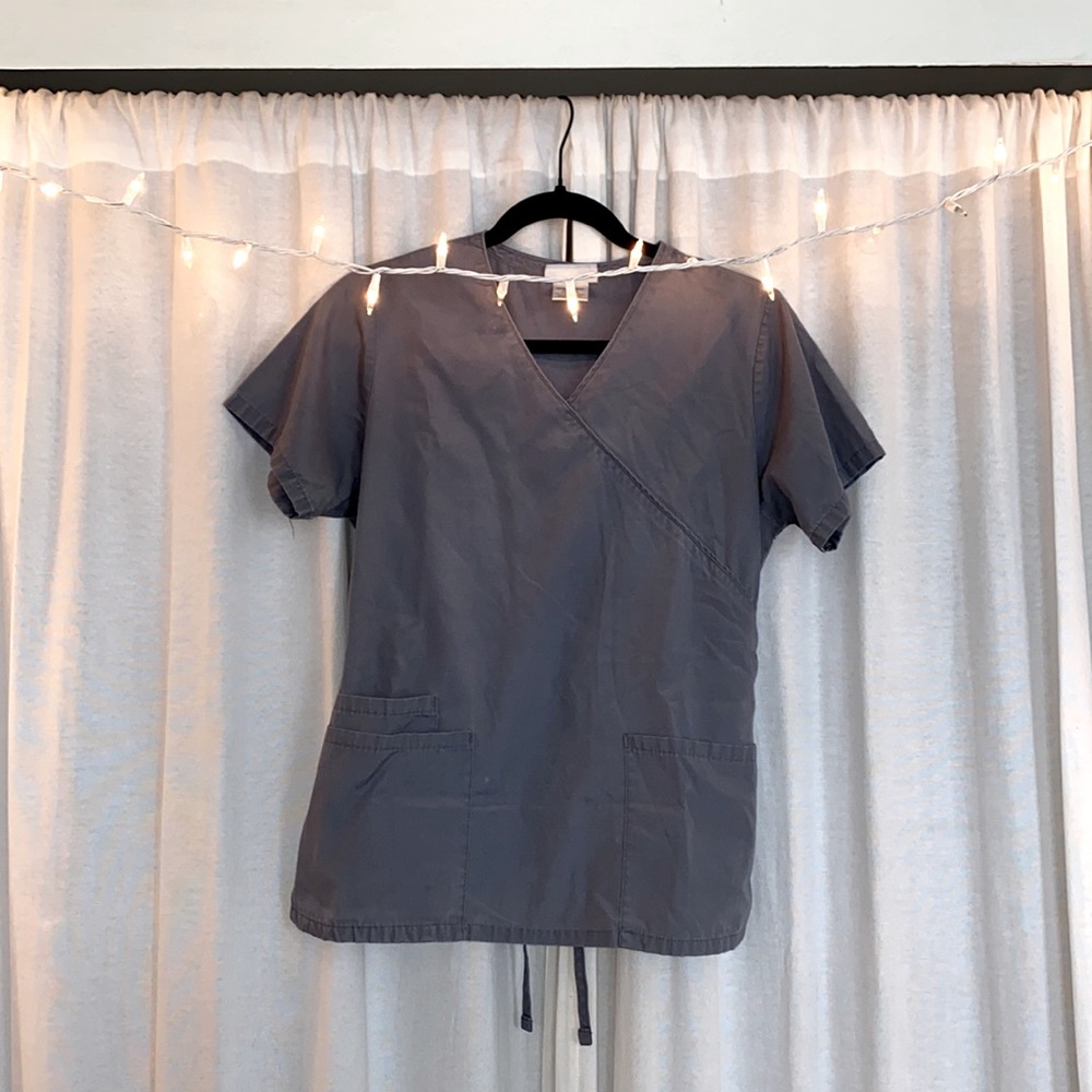 Gray scrub top | tie back